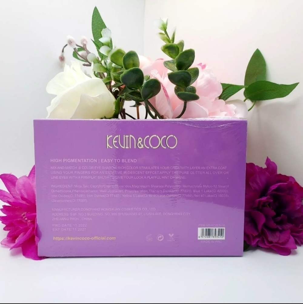Kevin & Coco Highlighter Make-up Palette 6 Shade Gold Leaf Design Purple. - Picture 2 of 4